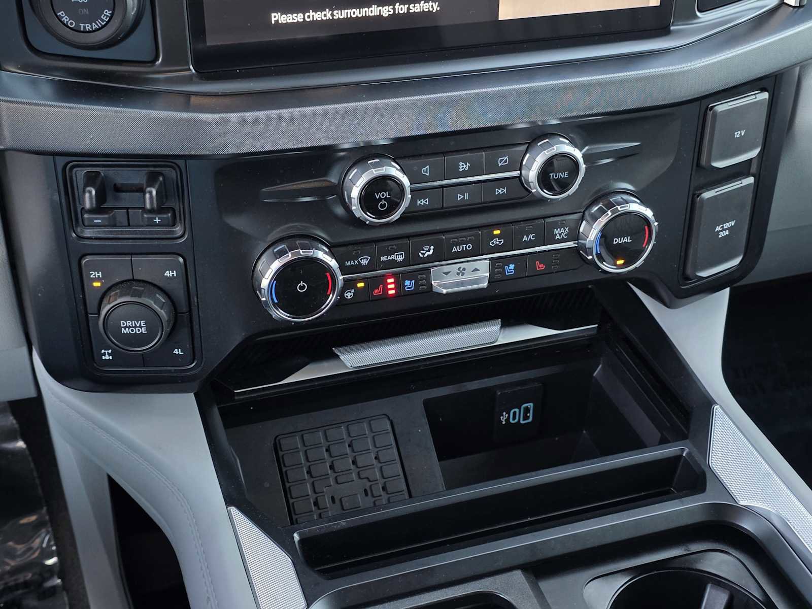 Used 2024 Ford F350 Limited w/ FX4 Off-Road Package image 31