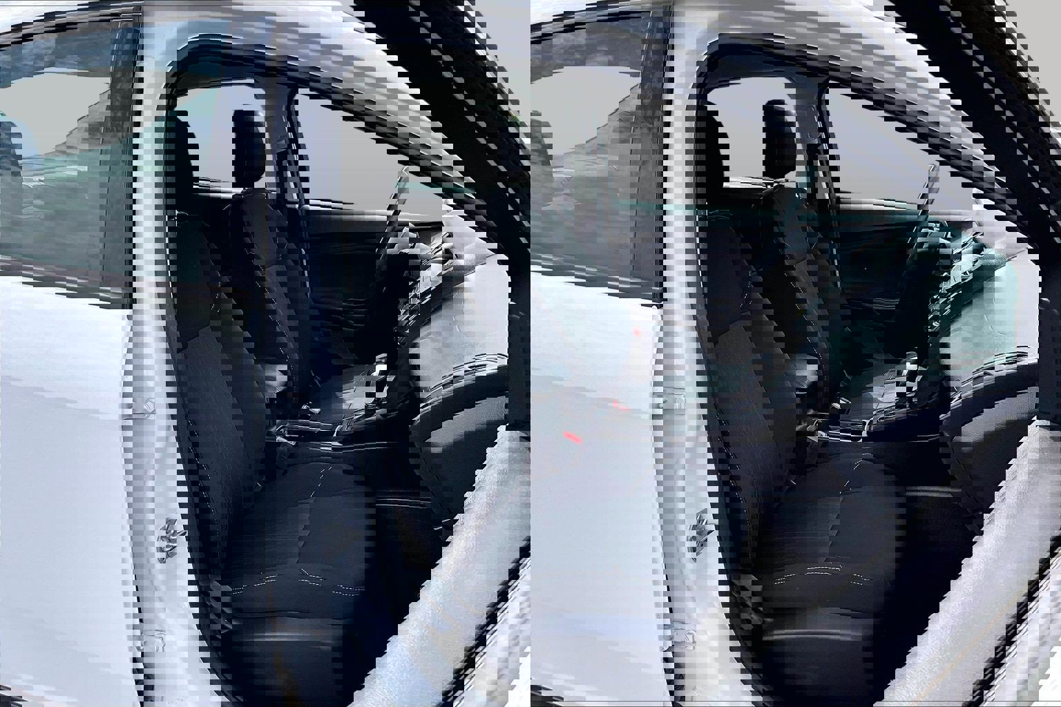 Used 2018 Ford Focus SE FWD image 5