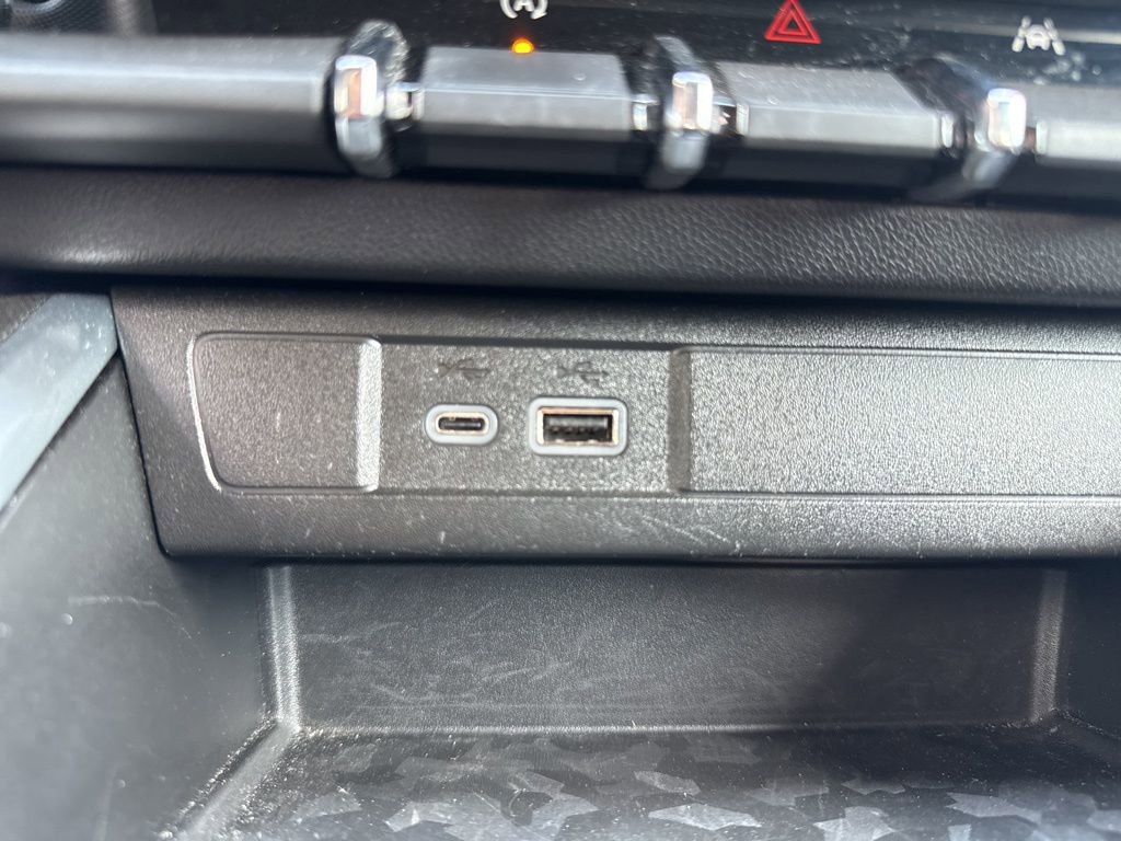 Used 2023 Chevrolet Colorado Trail Boss w/ Technology Package image 19