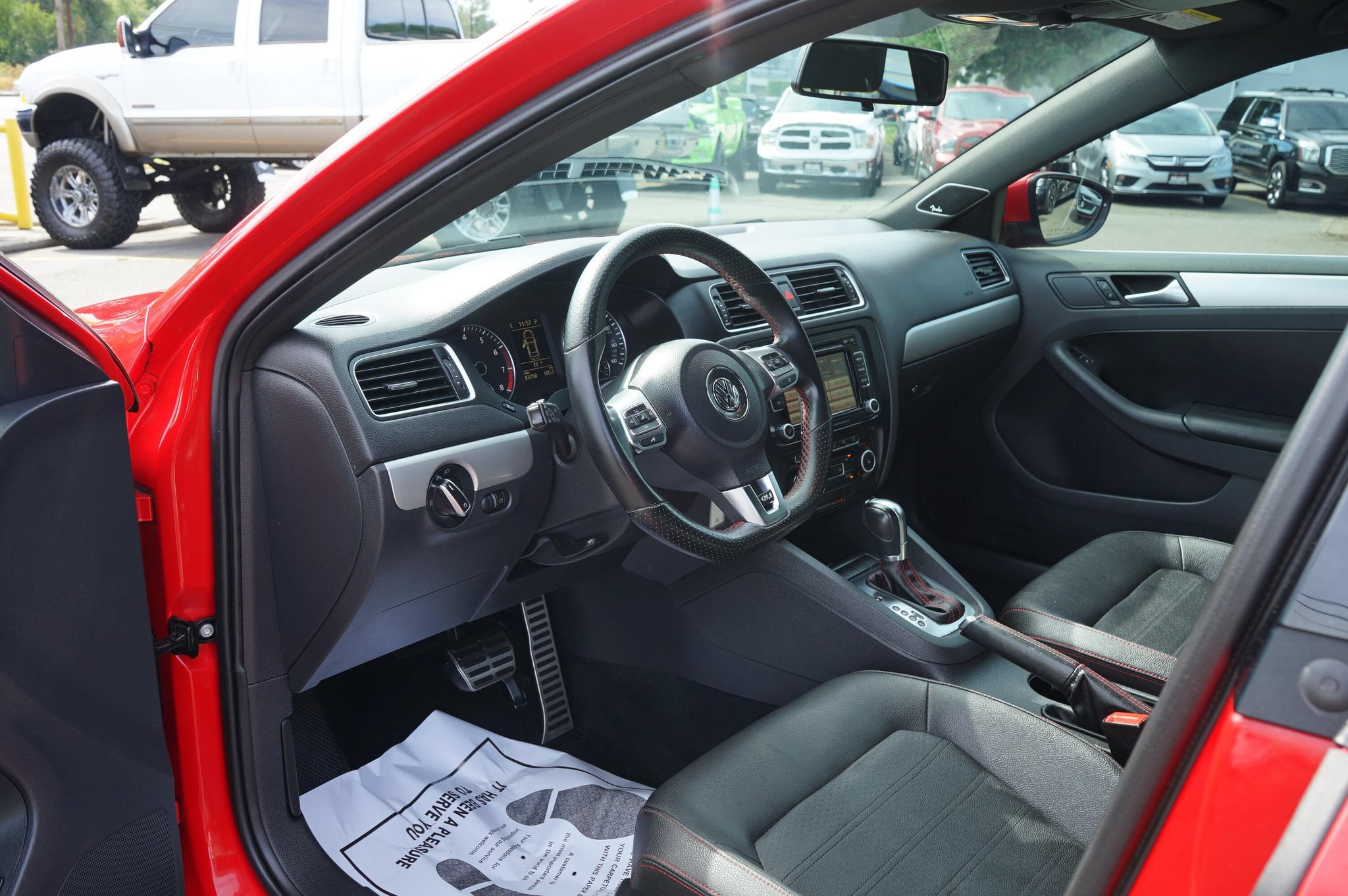 Used 2012 Volkswagen Jetta GLI FWD image 12