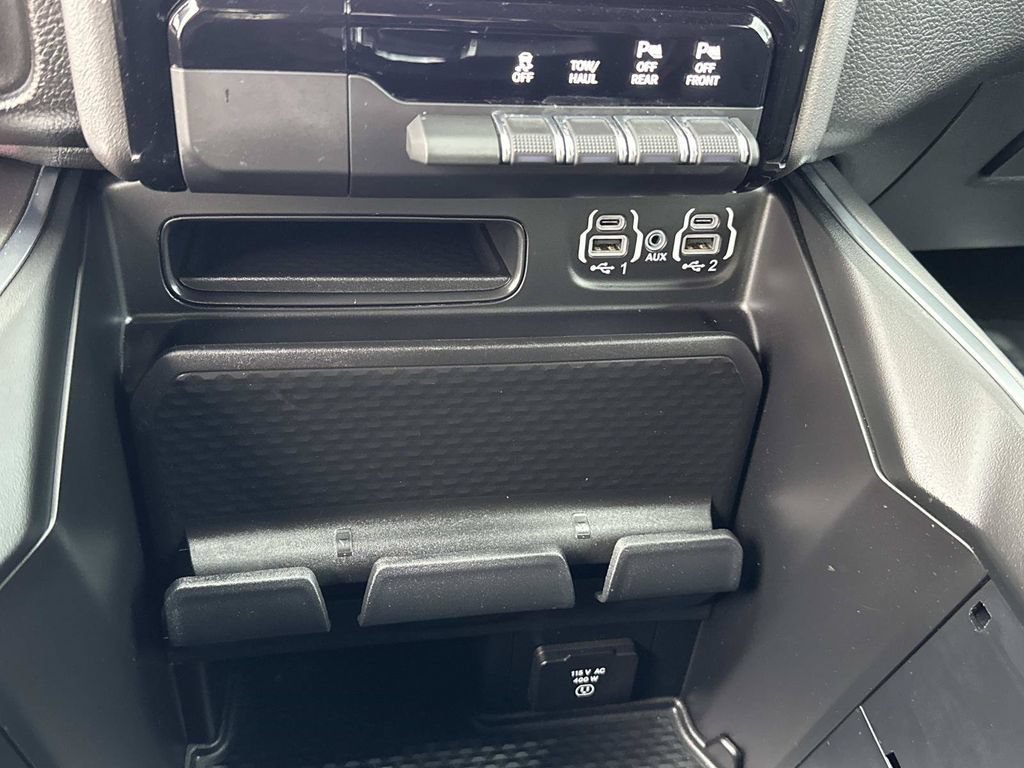 Used 2024 RAM 1500 Big Horn AWD/4WD image 14