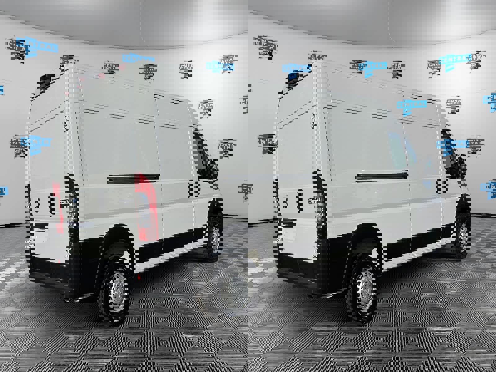 Used 2025 RAM ProMaster 2500 w/ Storage Group image 6