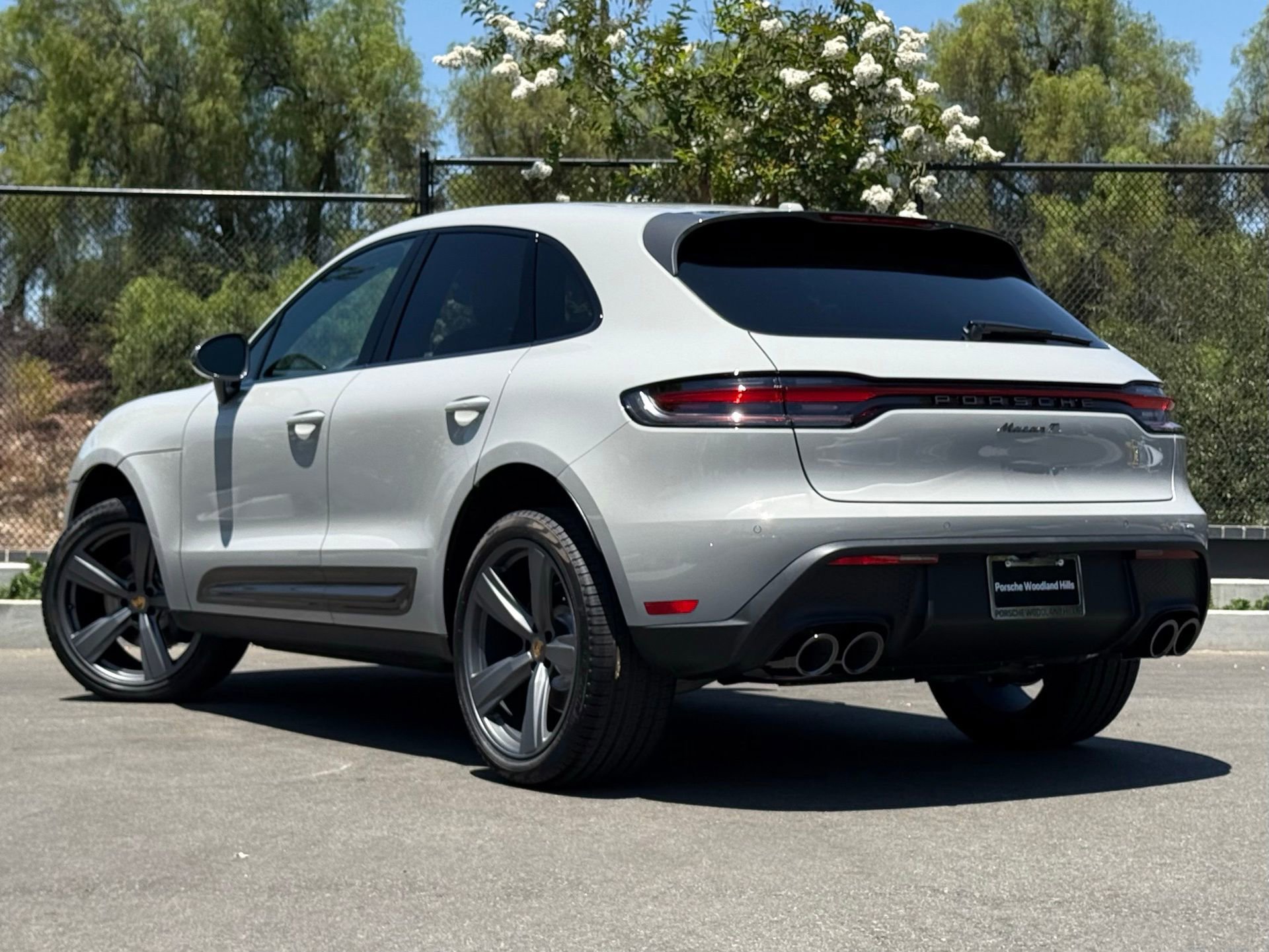 Used 2025 Porsche Macan image 3