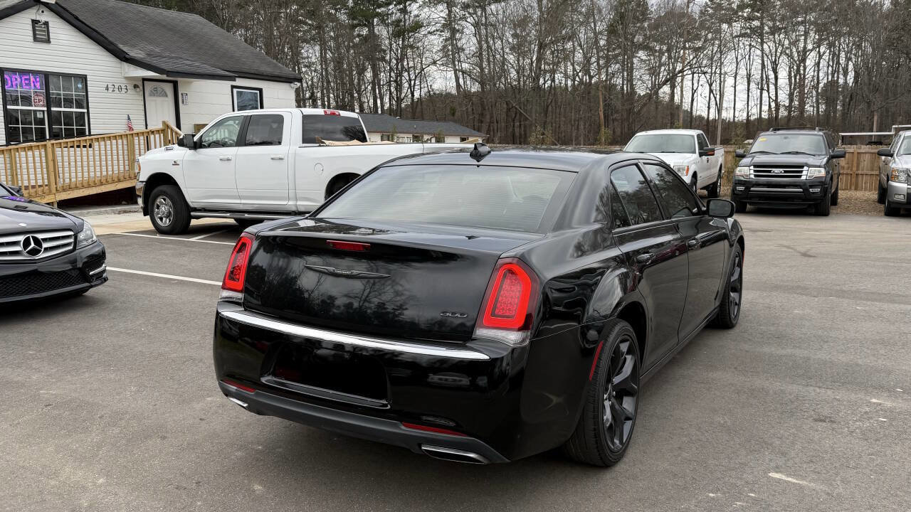 Used 2021 Chrysler 300 Touring w/ Sport Appearance Package image 7