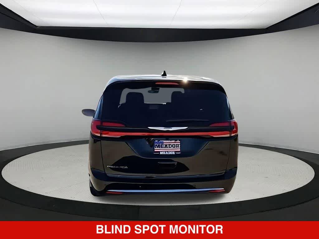 New 2026 Chrysler Pacifica Select FWD image 7