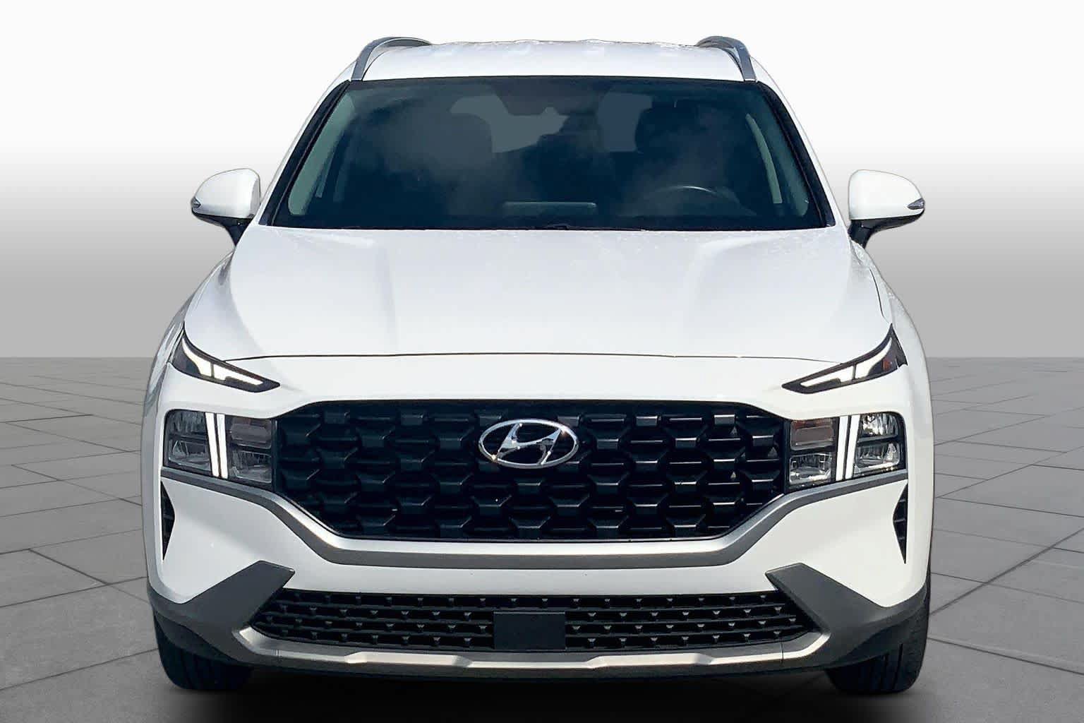 Used 2023 Hyundai Santa Fe SEL FWD image 4
