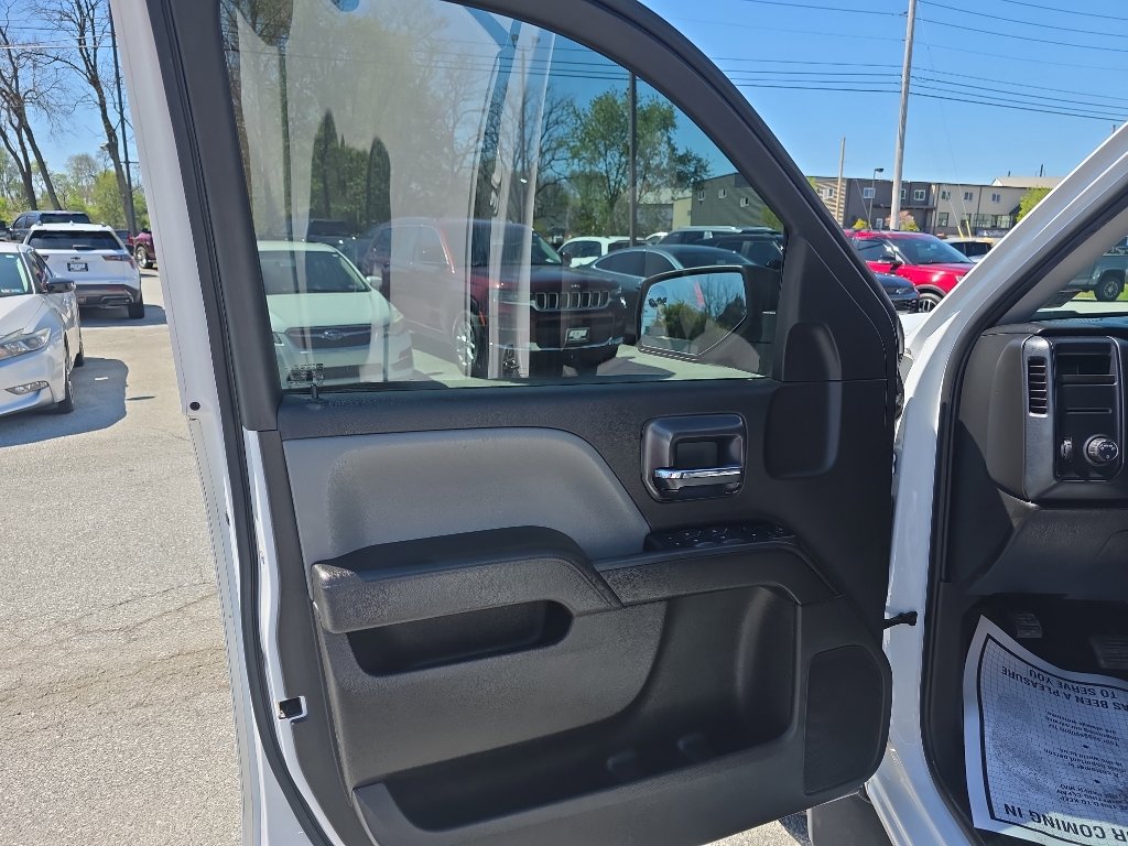 Used 2018 Chevrolet Silverado 1500 Custom w/ Trailering Package AWD/4WD image 13