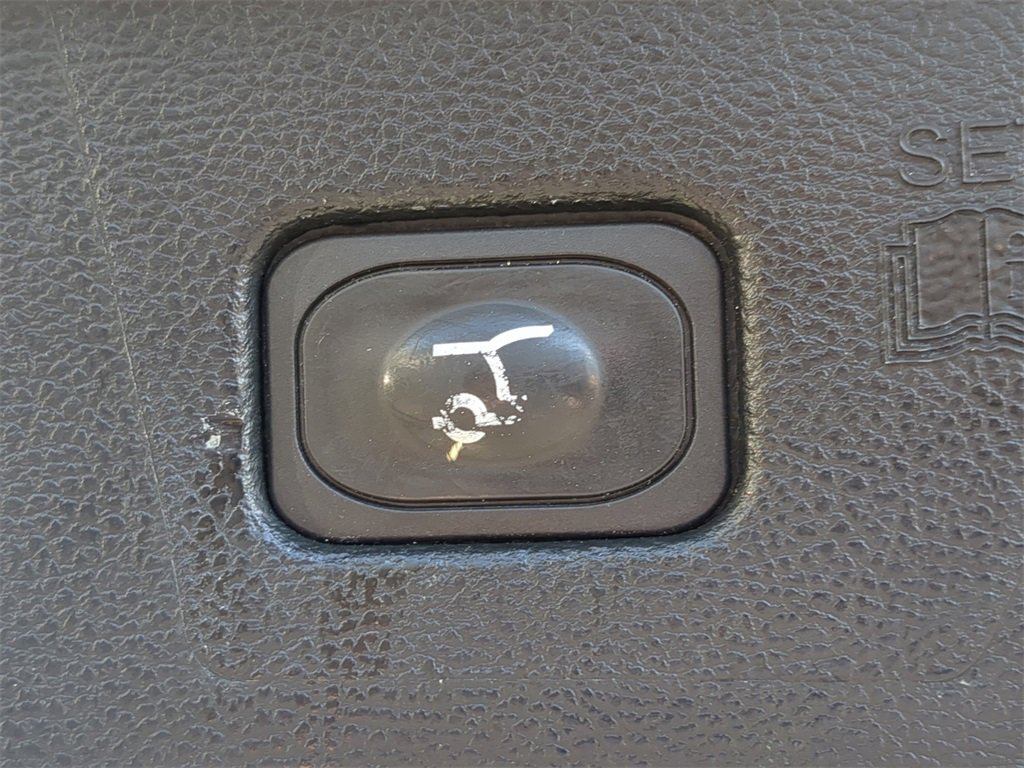 Used 2020 Ford Edge Titanium image 10