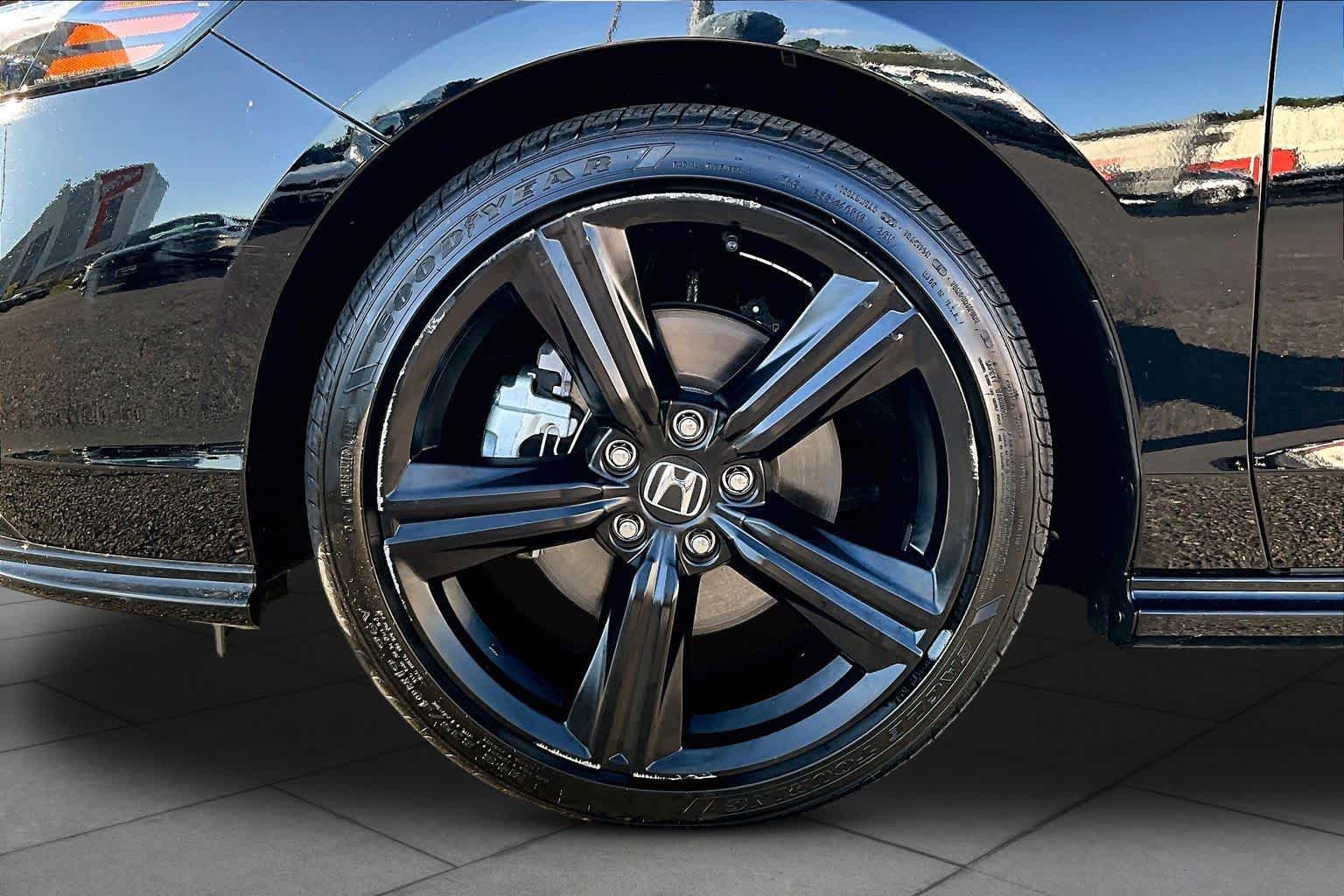 Used 2025 Honda Accord Sport image 11