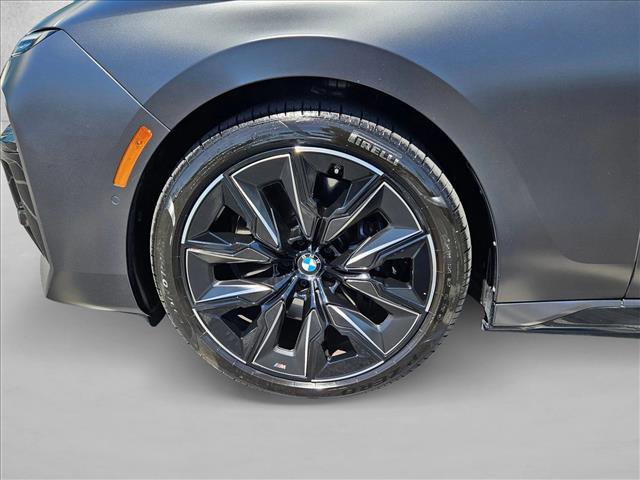 Certified 2023 BMW i7 xDrive60 w/ Parking Assistance Package image 22