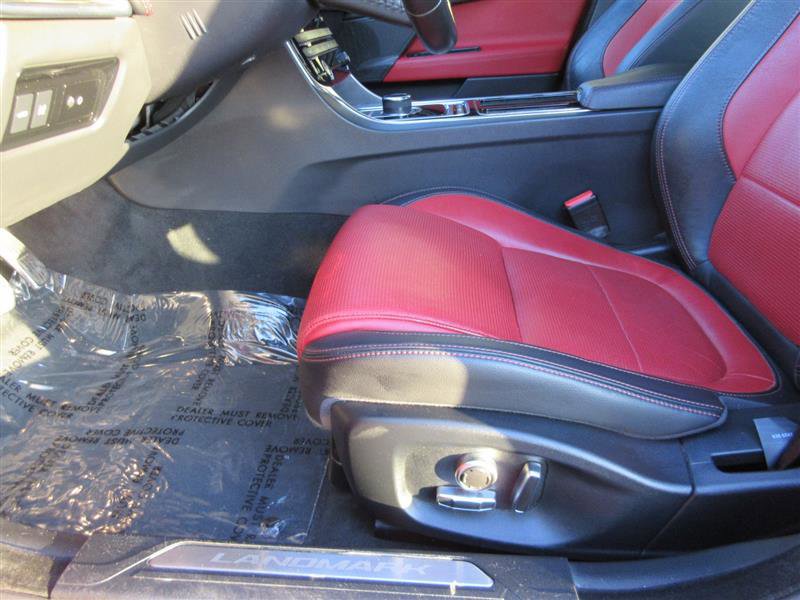 Used 2019 Jaguar XE Landmark Edition image 22