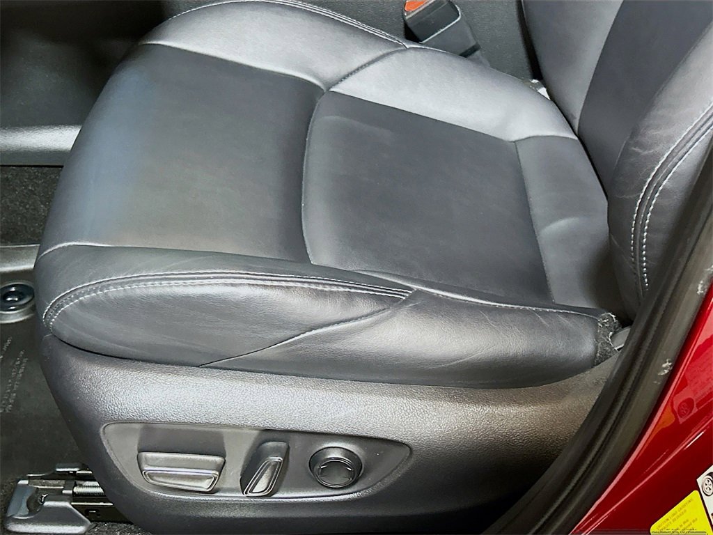 Used 2023 Toyota Venza Nightshade image 16