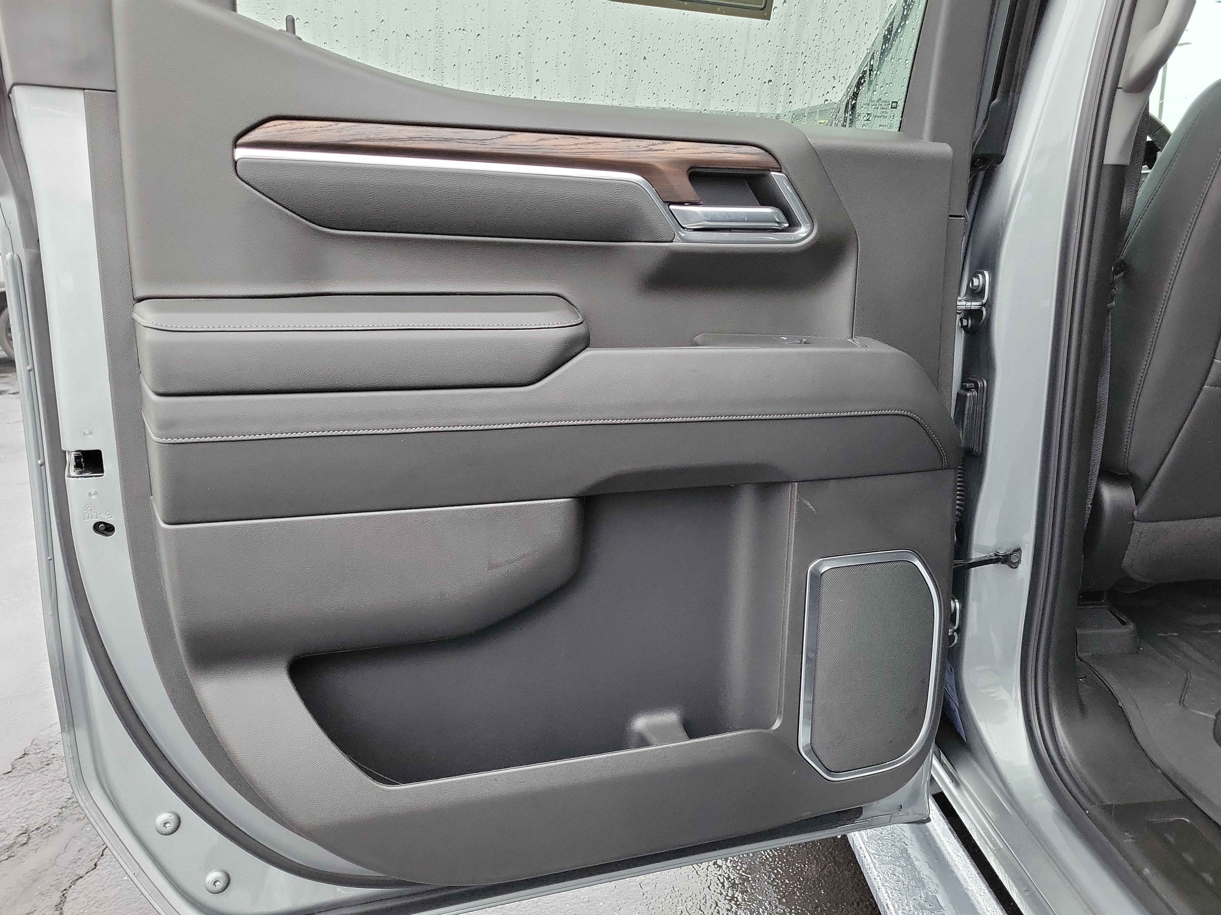 Used 2025 GMC Sierra 1500 SLT w/ SLT Premium Plus Package image 10