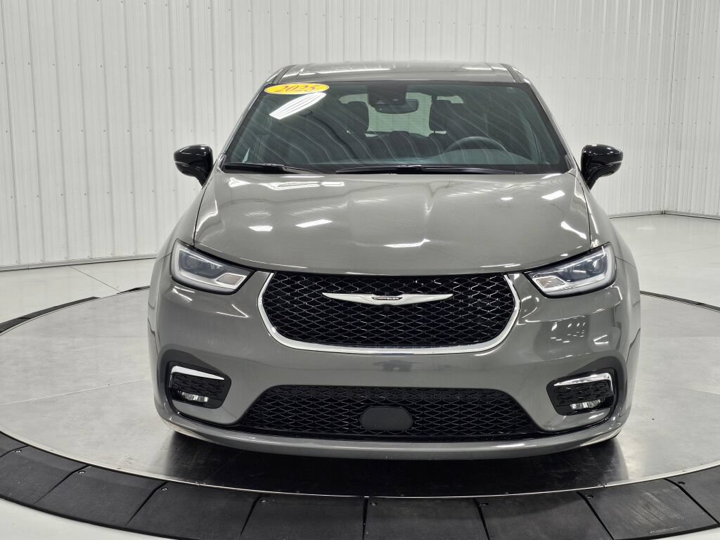 Used 2025 Chrysler Pacifica Select FWD image 8