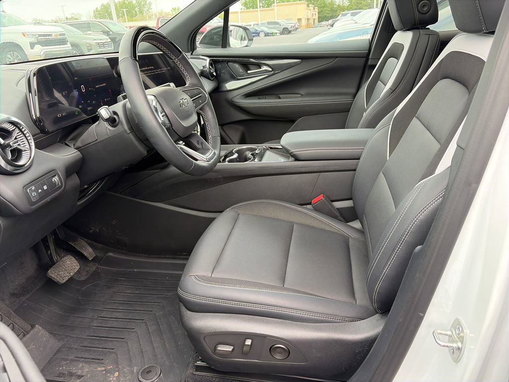 New 2025 Chevrolet Blazer EV LT w/ Super Cruise Package AWD/4WD image 13