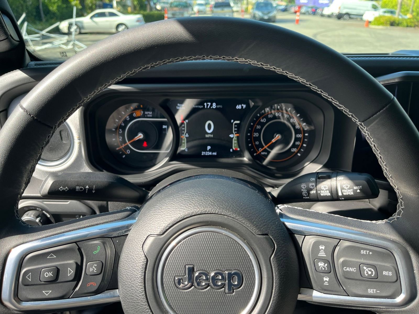 Used 2025 Jeep Wrangler Unlimited Sahara AWD/4WD image 28