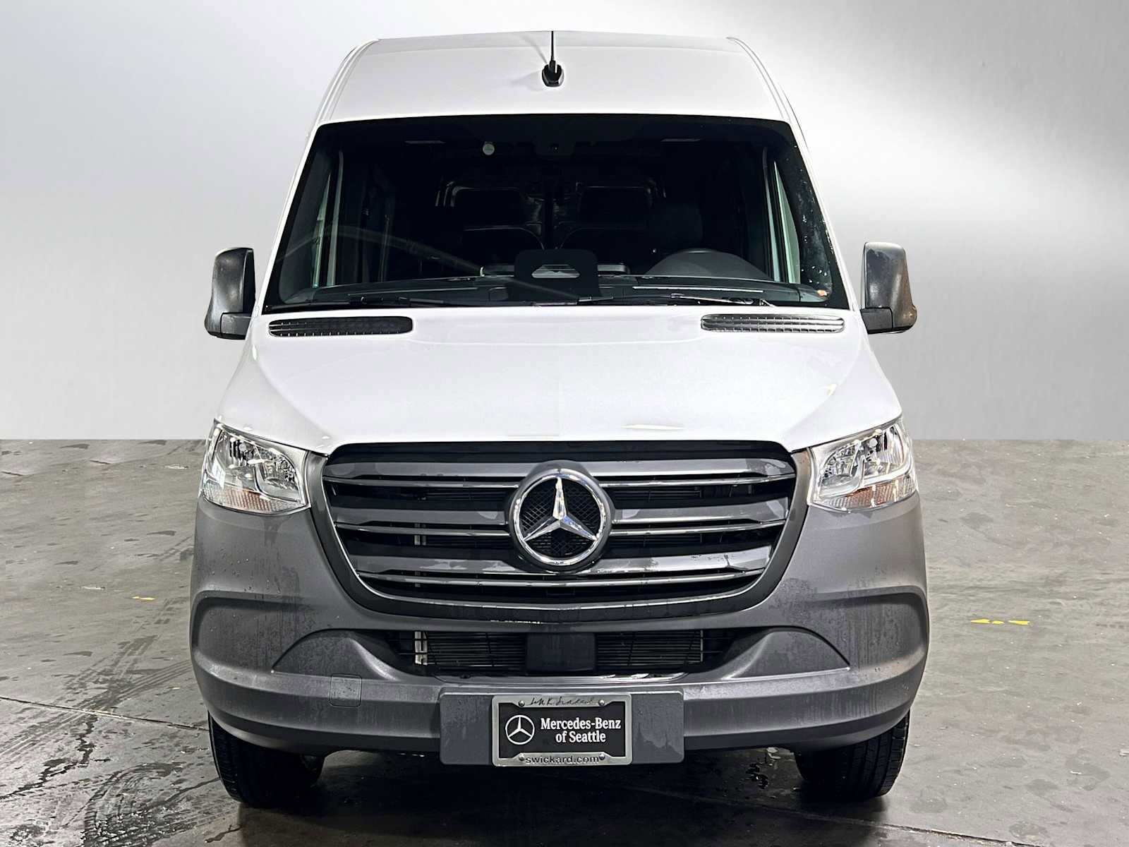 Used 2025 Mercedes-Benz Sprinter 2500 image 8