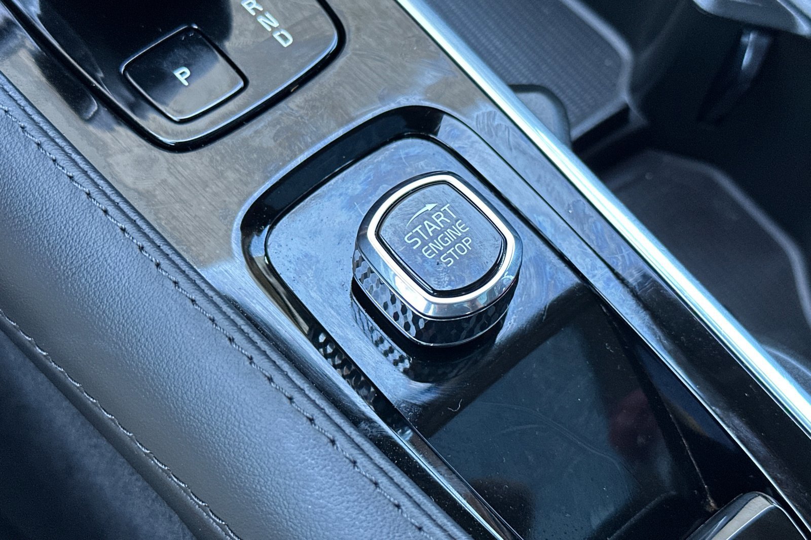 Certified 2024 Volvo XC90 T8 Core w/ Protection Package Premier image 26