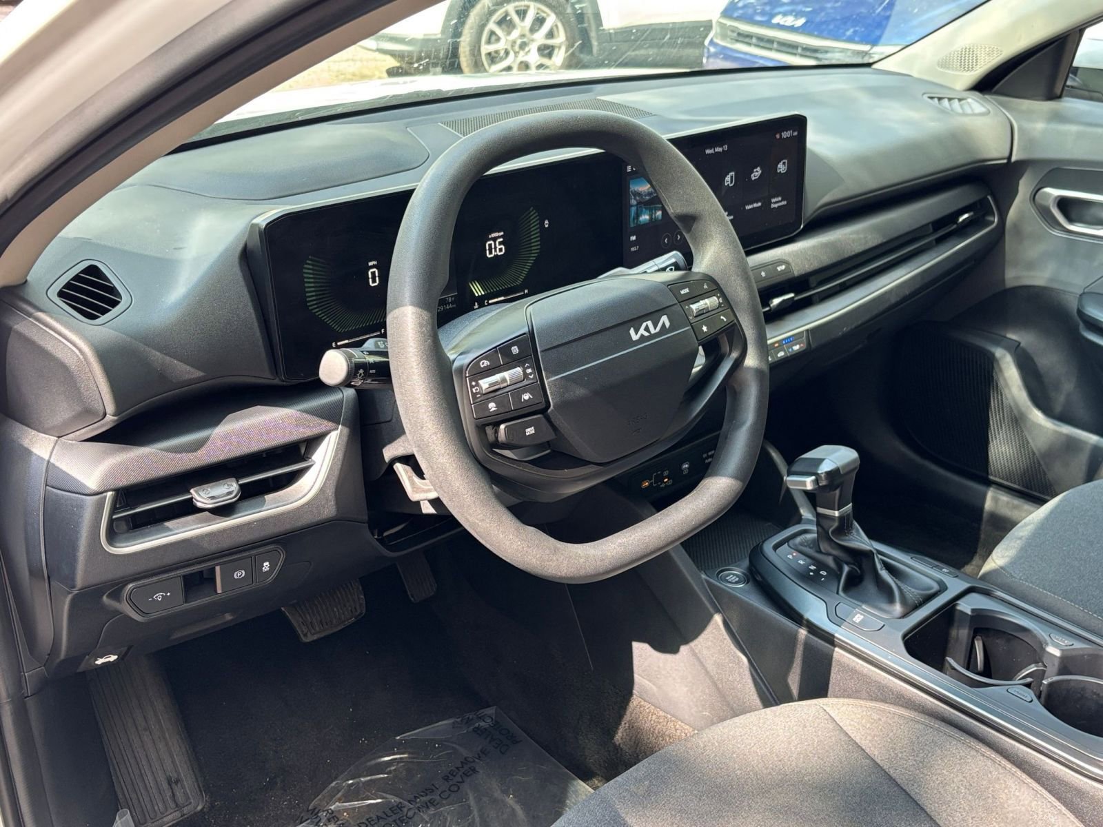 Used 2025 Kia K4 FWD image 33
