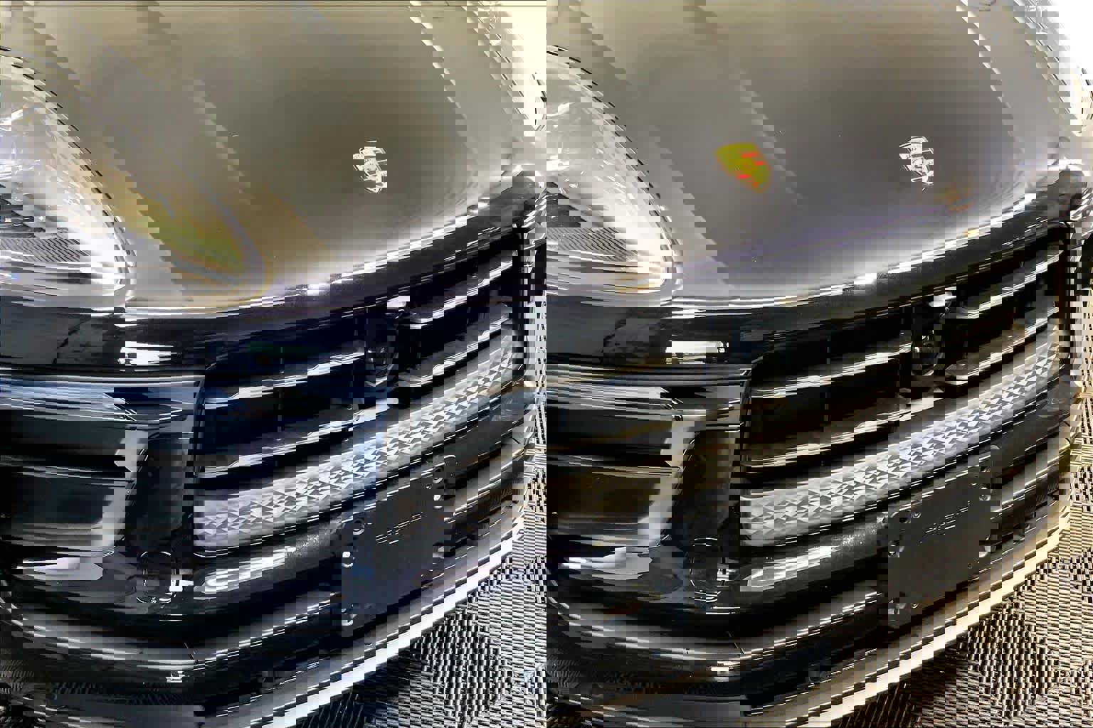 Used 2025 Porsche Macan image 34