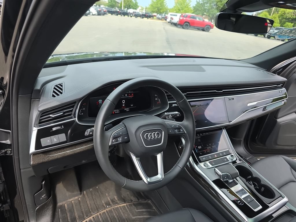 Used 2025 Audi Q7 2.0T Premium w/ Convenience Package AWD/4WD image 19