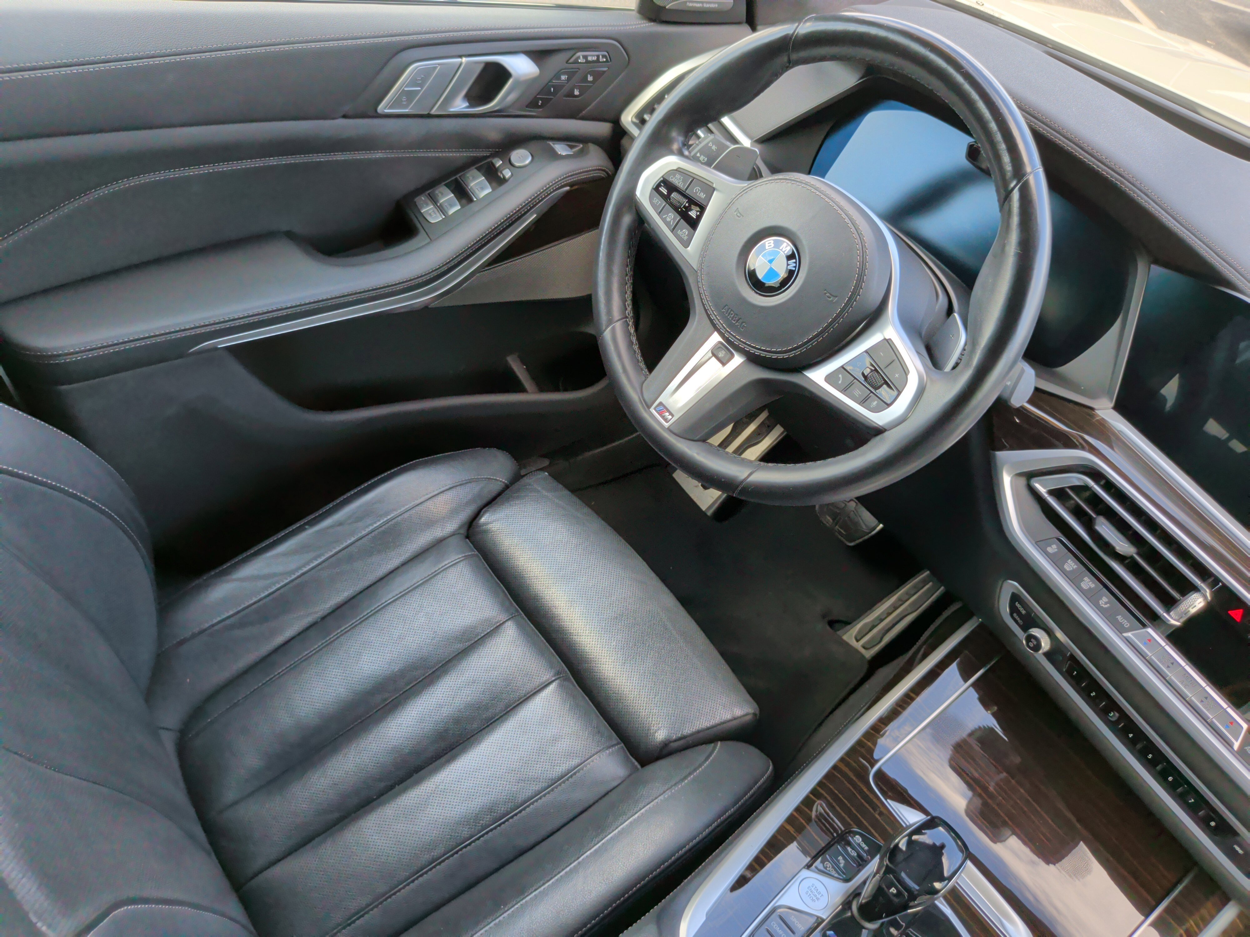 Used 2021 BMW X7 M50i w/ Dynamic Handling Package image 33