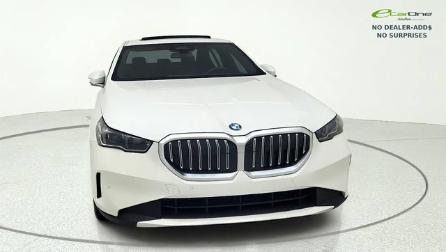 Used 2024 BMW 530i w/ Premium Package RWD image 2
