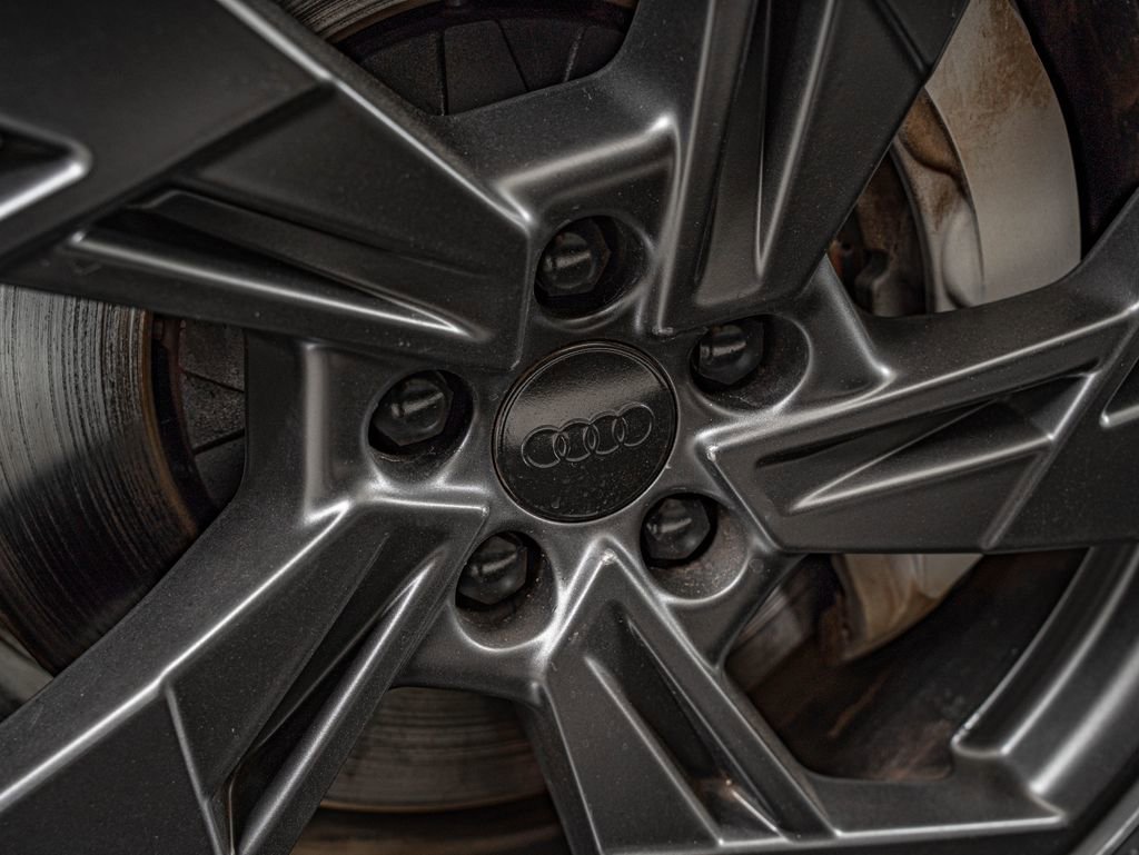 Used 2021 Audi e-tron Premium w/ Convenience Plus Package AWD/4WD image 8