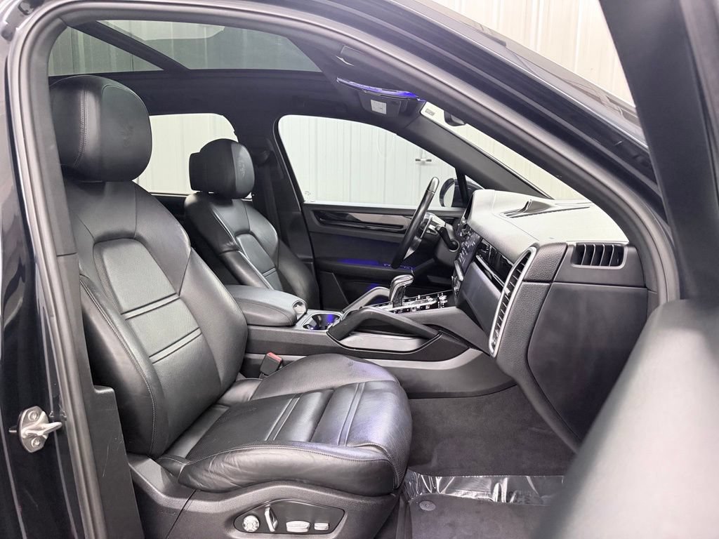 Used 2019 Porsche Cayenne S AWD/4WD image 40