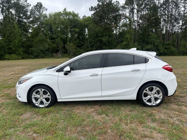 Used 2018 Chevrolet Cruze Premier FWD image 9
