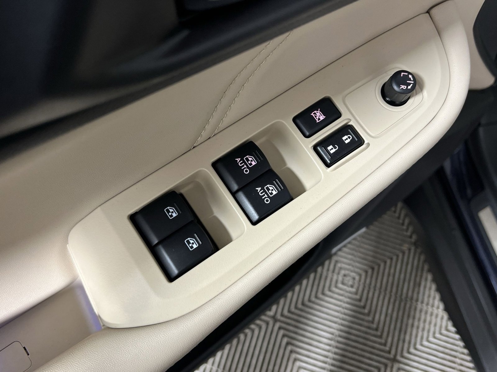 Used 2018 Subaru Outback 2.5i Limited image 15