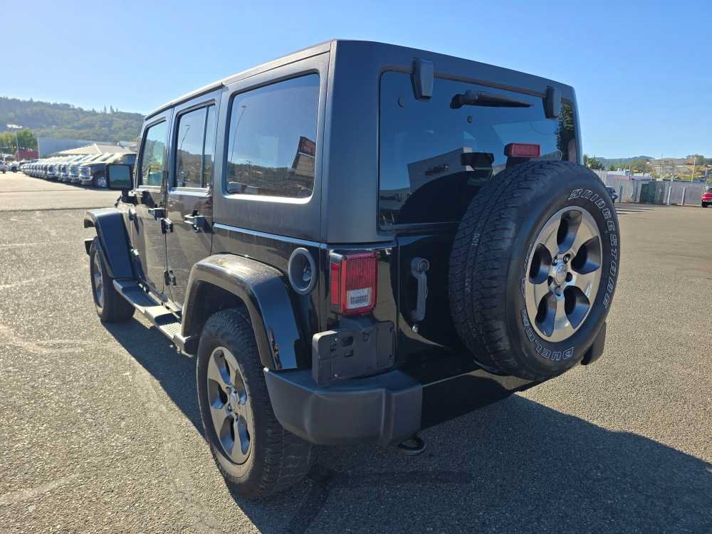 Used 2018 Jeep Wrangler Unlimited Sahara AWD/4WD image 16