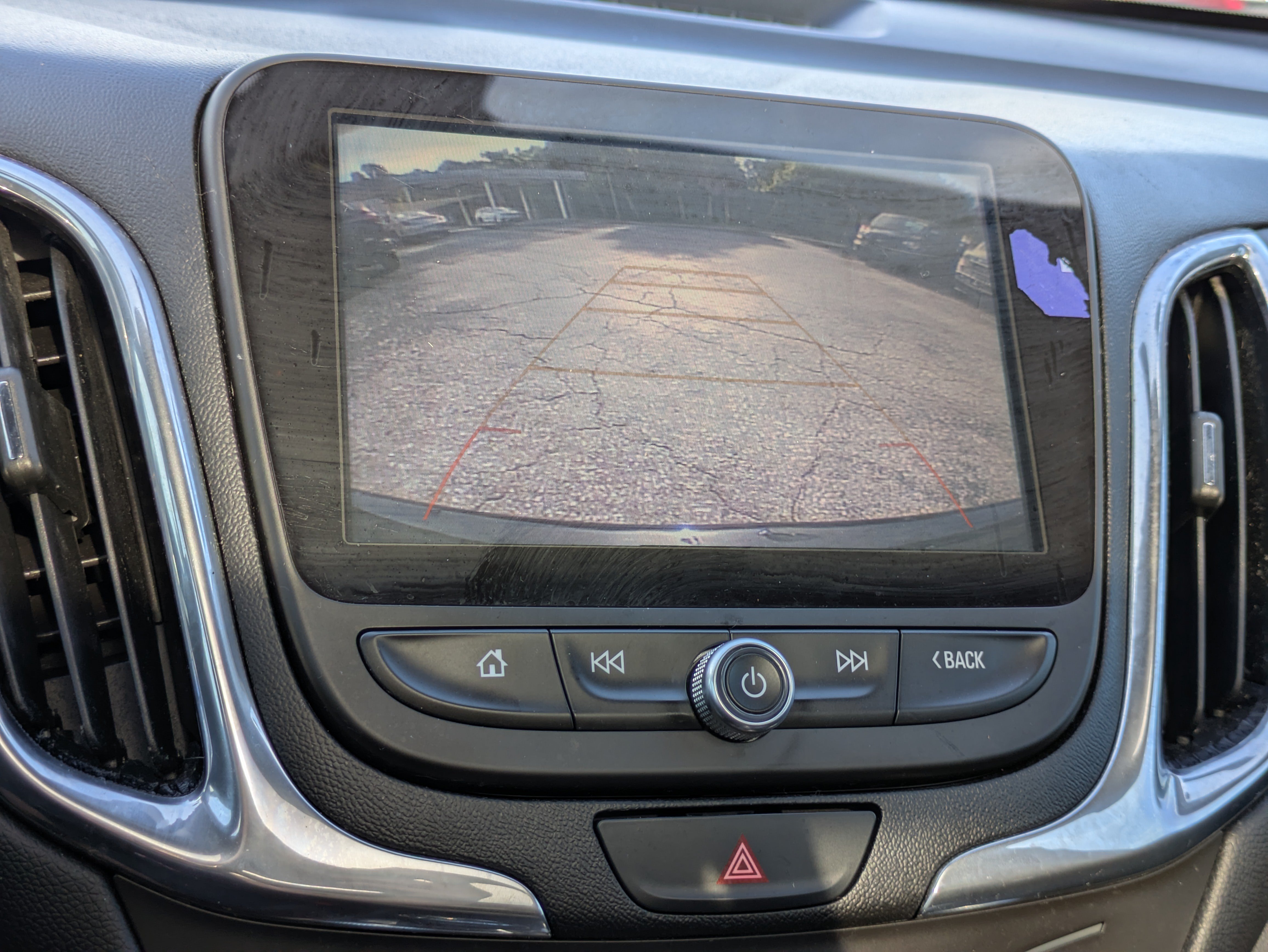 Used 2018 Chevrolet Equinox LT FWD image 22