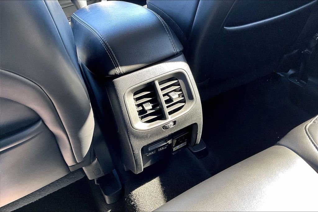 Used 2020 Jeep Cherokee Limited image 34