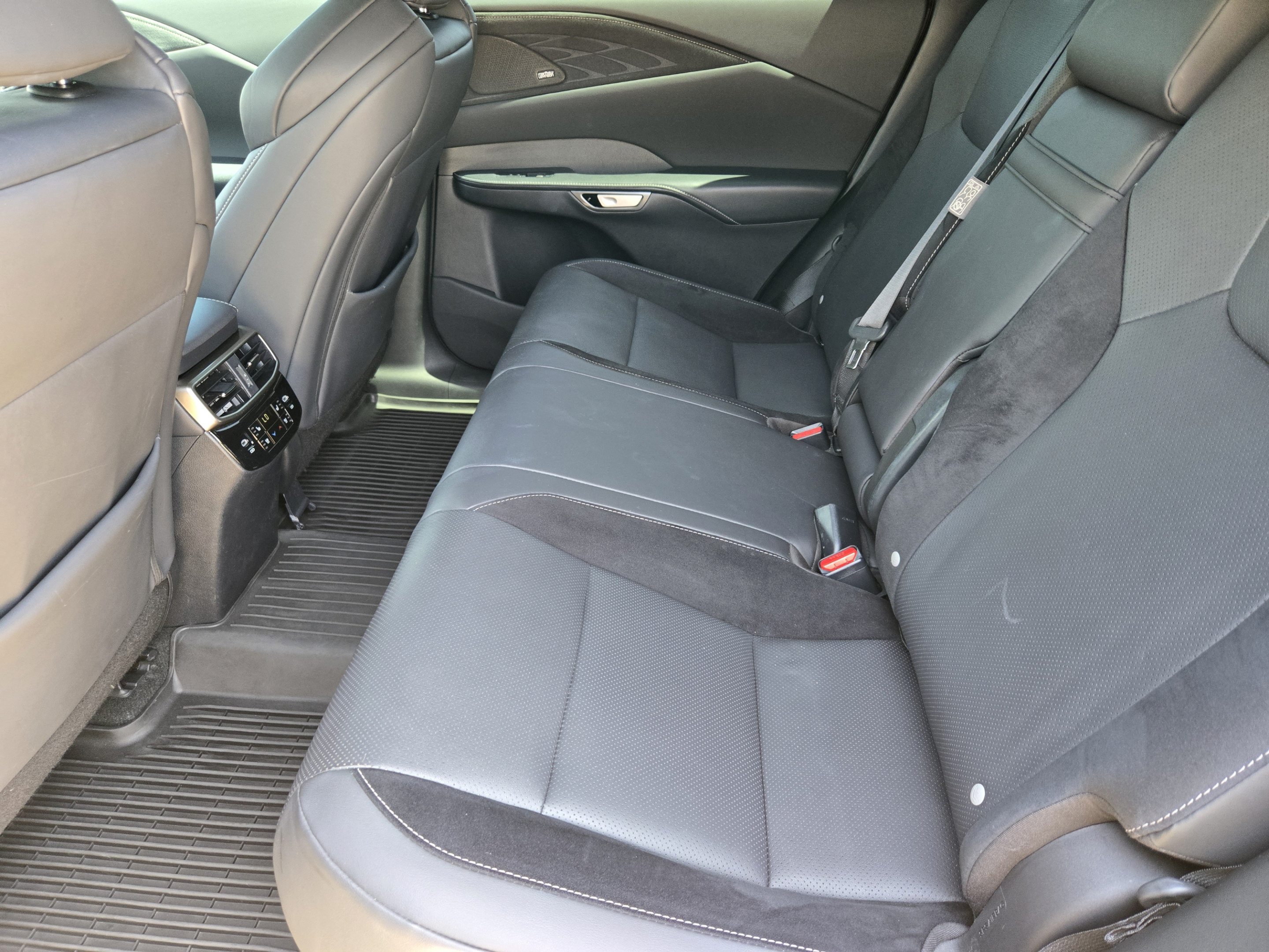 Used 2023 Lexus RX 500h F Sport w/ Accessory Package (Z1) AWD/4WD image 29