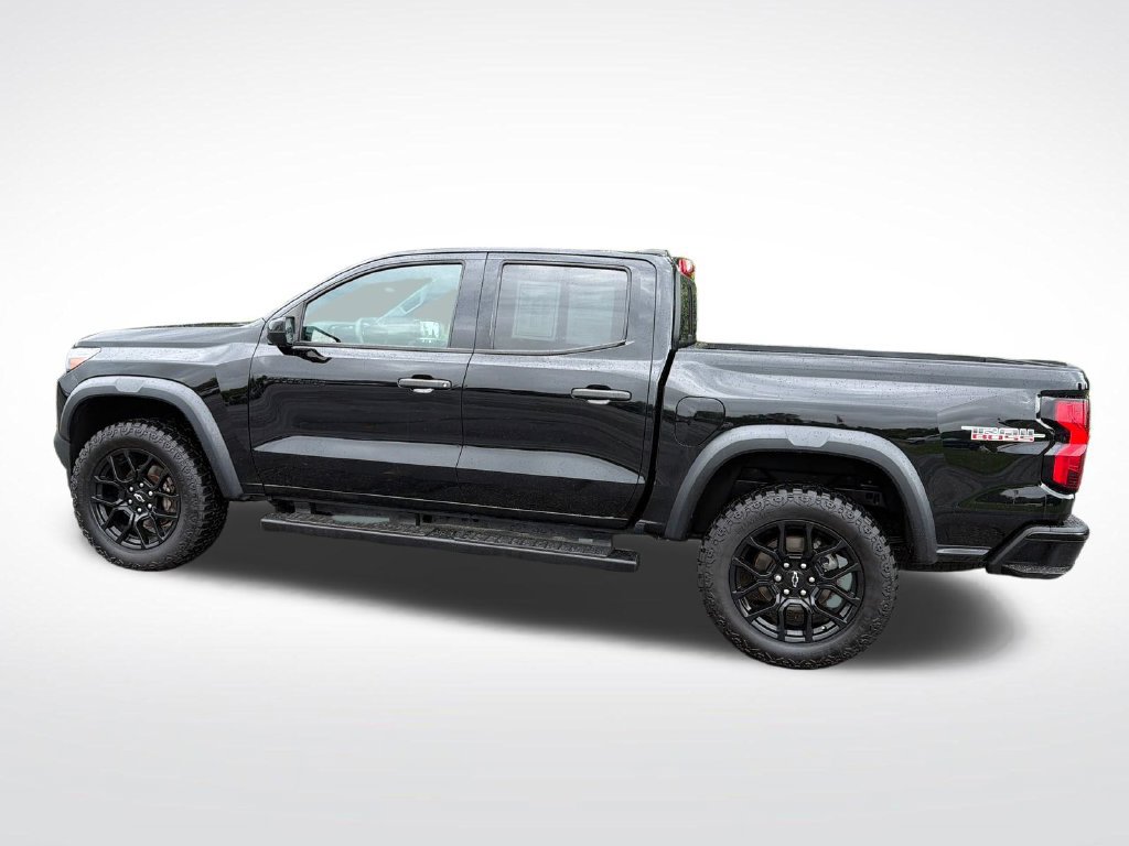 Used 2023 Chevrolet Colorado Trail Boss w/ LPO, Dark Essentials Package AWD/4WD image 3