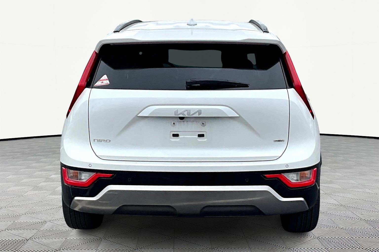 Used 2023 Kia Niro EX Touring FWD image 5