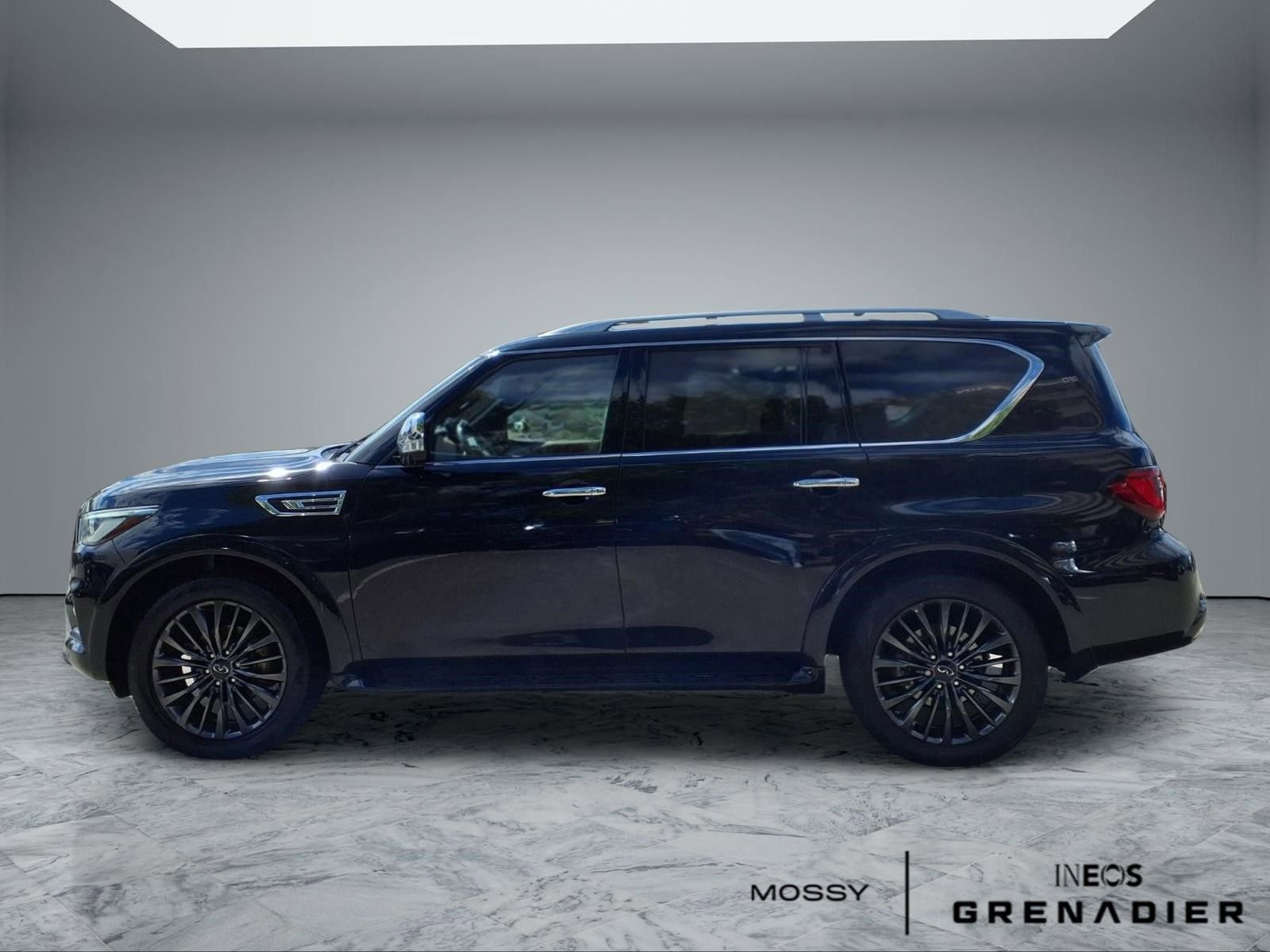 Used 2022 INFINITI QX80 Sensory w/ Cargo Package RWD image 5