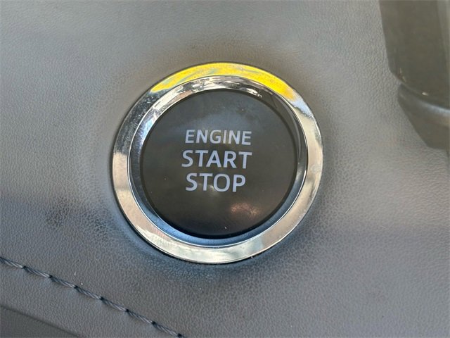 Used 2022 Toyota Highlander Limited image 16