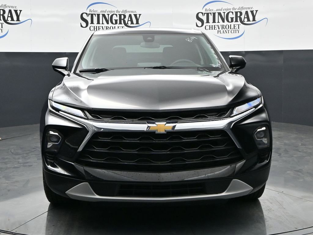 Used 2025 Chevrolet Blazer LT image 2