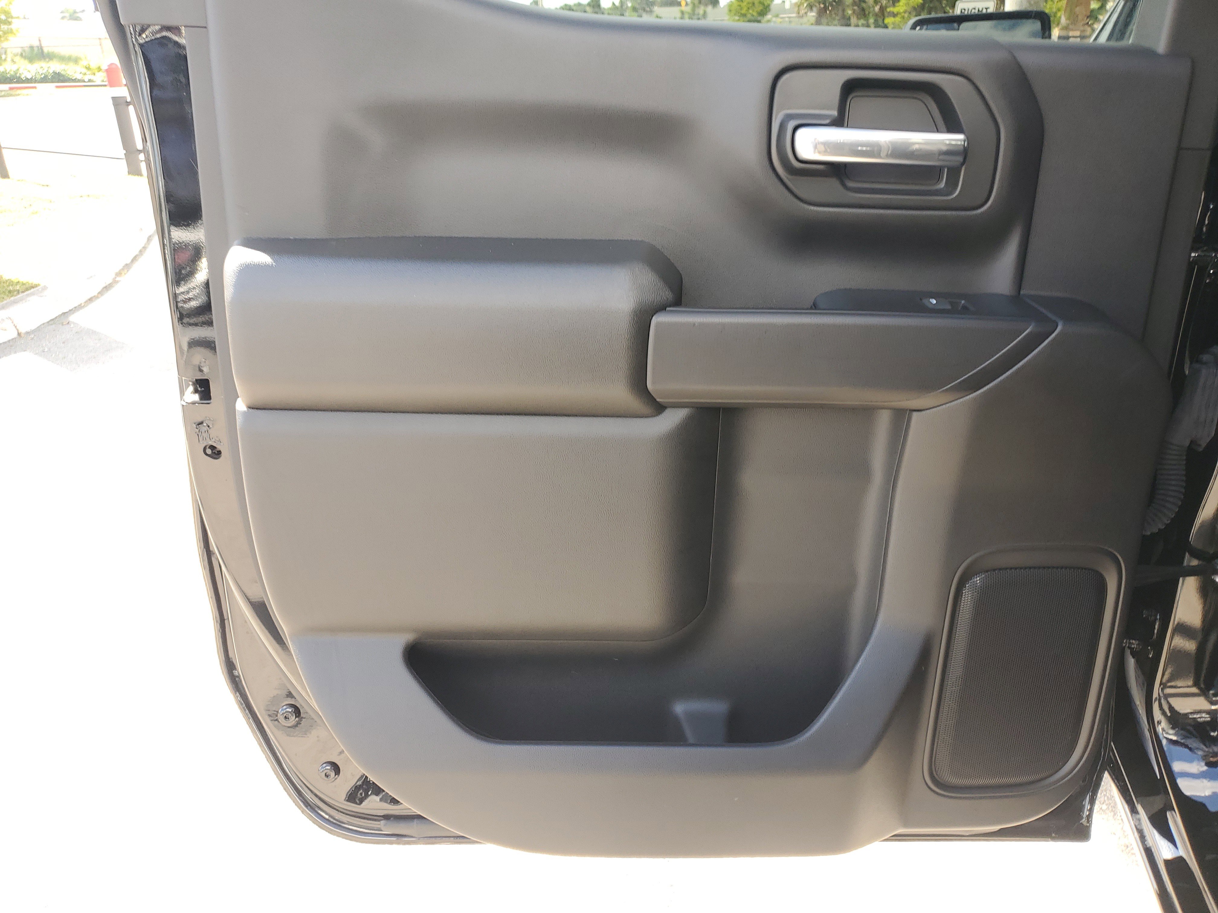 Used 2025 Chevrolet Silverado 1500 Custom image 27