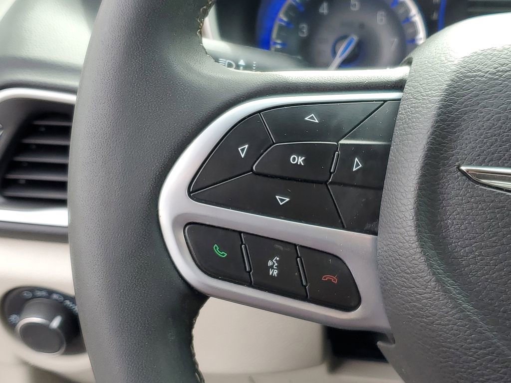 Used 2023 Chrysler Voyager LX image 16