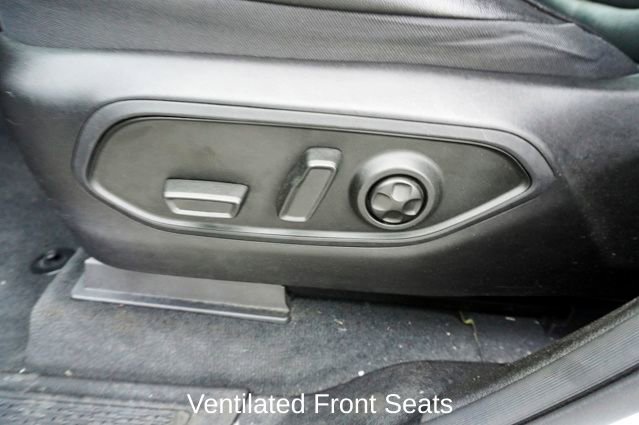 Used 2023 Jeep Grand Cherokee Limited w/ Luxury Tech Group II image 16