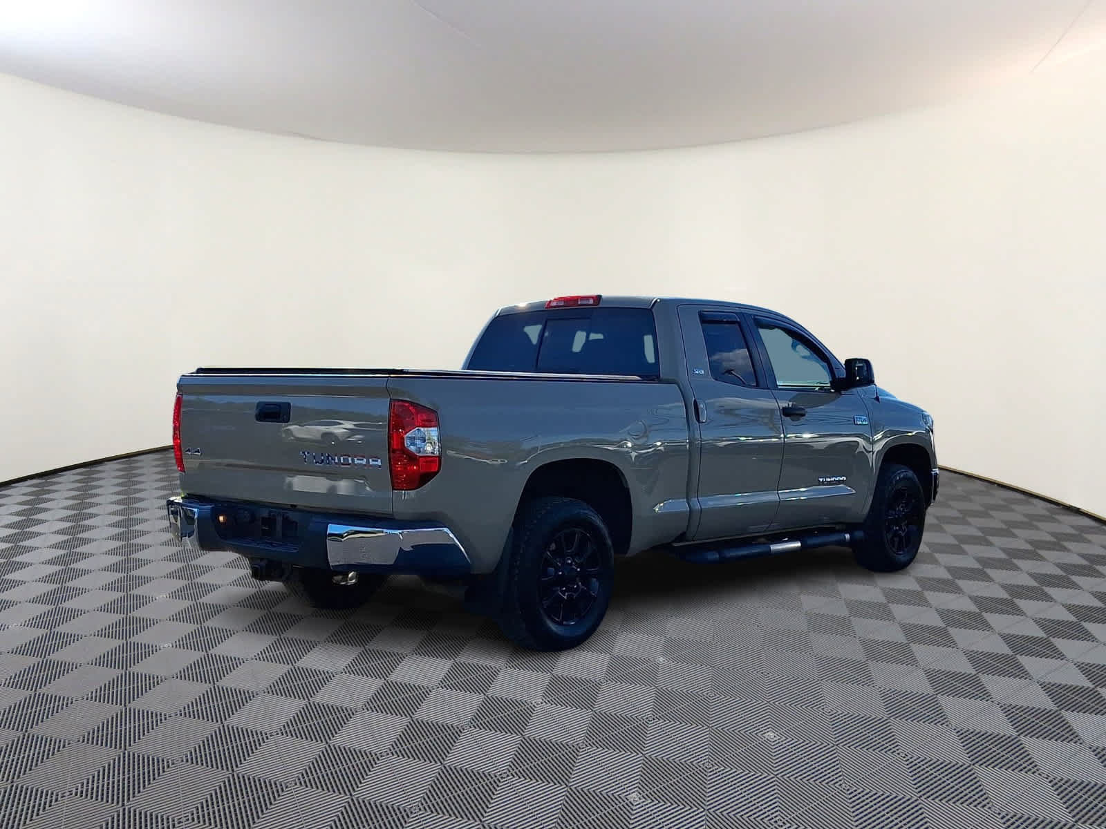 Used 2019 Toyota Tundra SR5 AWD/4WD image 5