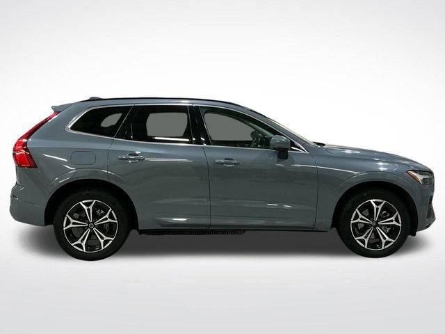 Used 2022 Volvo XC60 B5 Momentum w/ Climate Package image 7