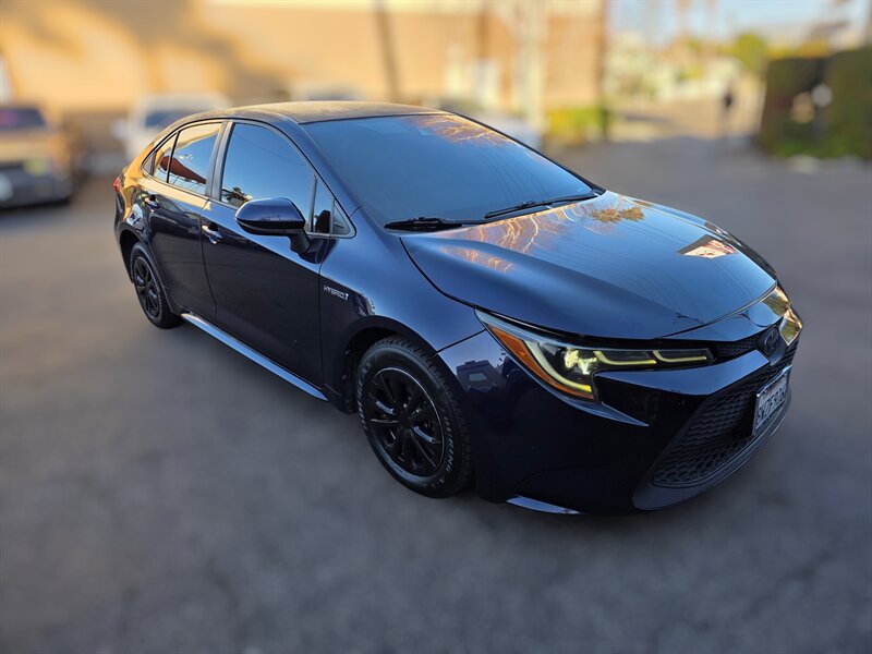 Used 2021 Toyota Corolla LE w/ Carpet Mat Package (TMS) FWD image 2