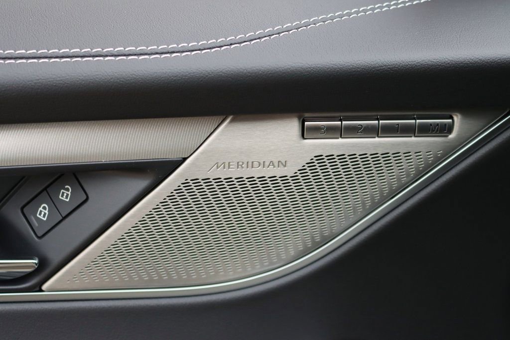 Used 2026 Jaguar F-PACE R-Dynamic S image 12