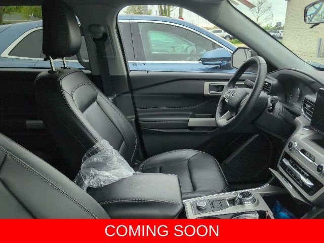 Used 2024 Ford Explorer XLT w/ Equipment Group 202A AWD/4WD image 10