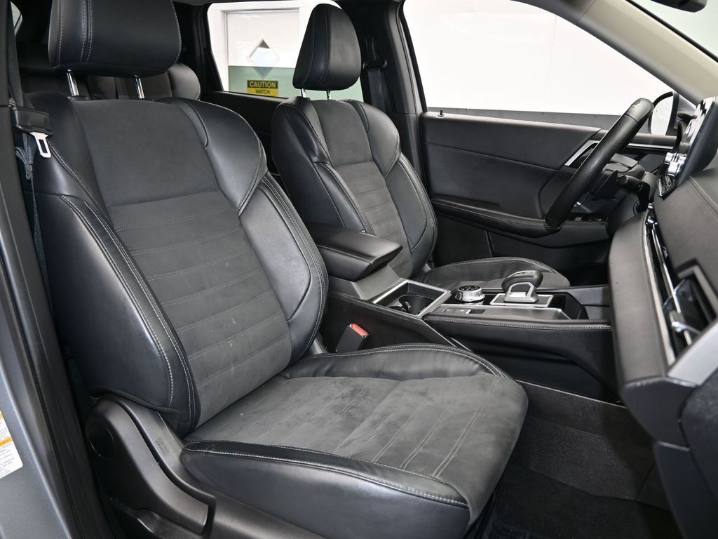 Used 2022 Mitsubishi Outlander SE image 45