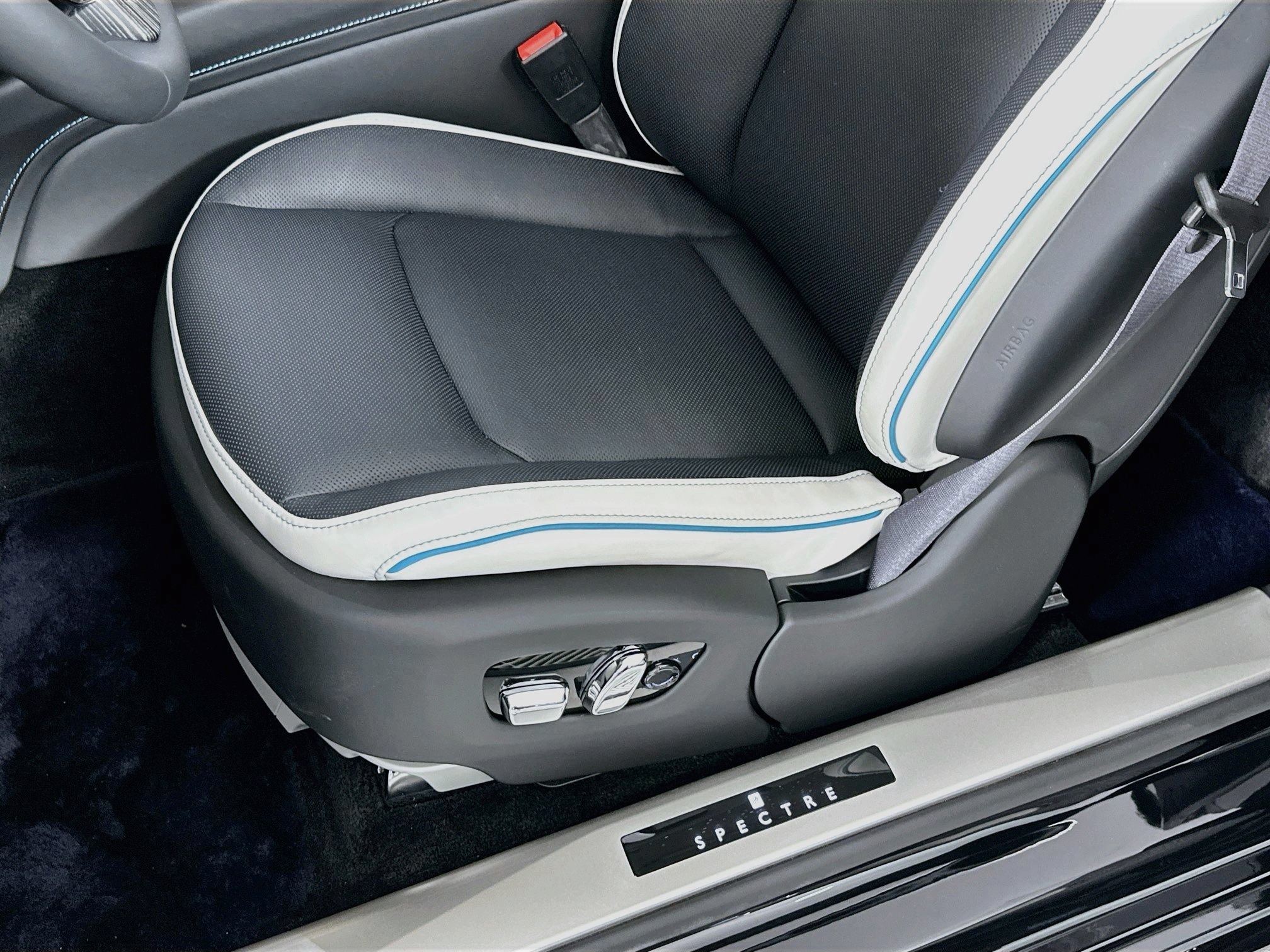 New 2026 Rolls-Royce Spectre AWD/4WD image 18
